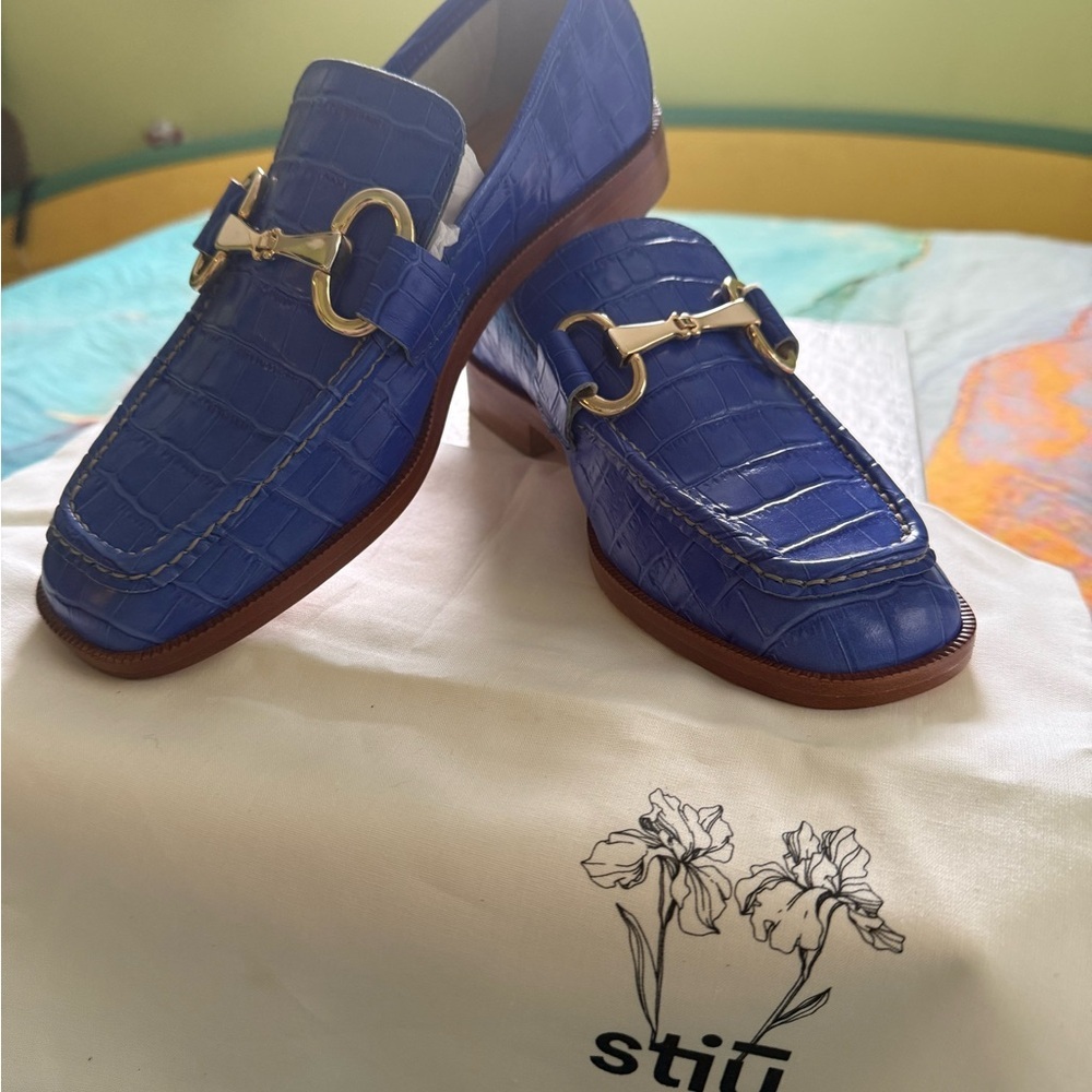 Stiu Italy Blue Crocodile Pattern Loafers for  Men or Women BEAUTIFUL!!